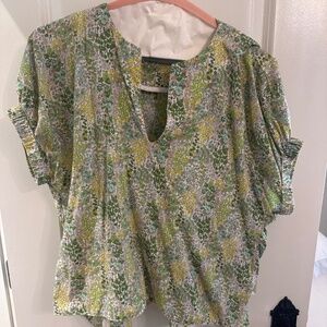 Floral short sleeve top